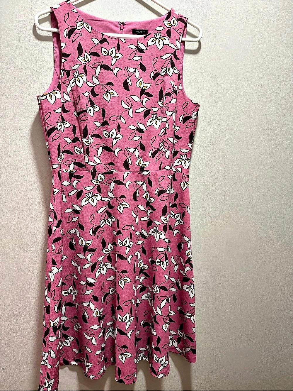 Ann Taylor Factory Floral Midi Dress in Pink Size 8 Like New